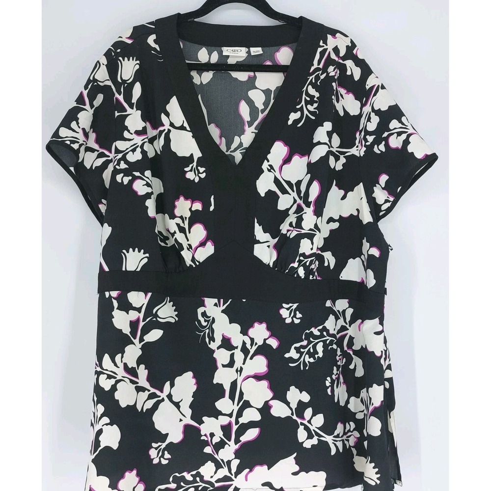 Cato Woman Pullover Blouse Black White Pink Print Top Vneck Plus‎ Size 26/28W